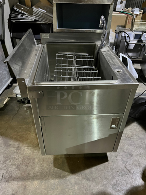 WOW! Elkay Commercial Pasta Cooker/ Rethermalizer! With Back And Side (1) Splashes! All Stainless Steel! On Legs! Model: TRB14SLOPB 208V 3 Phase