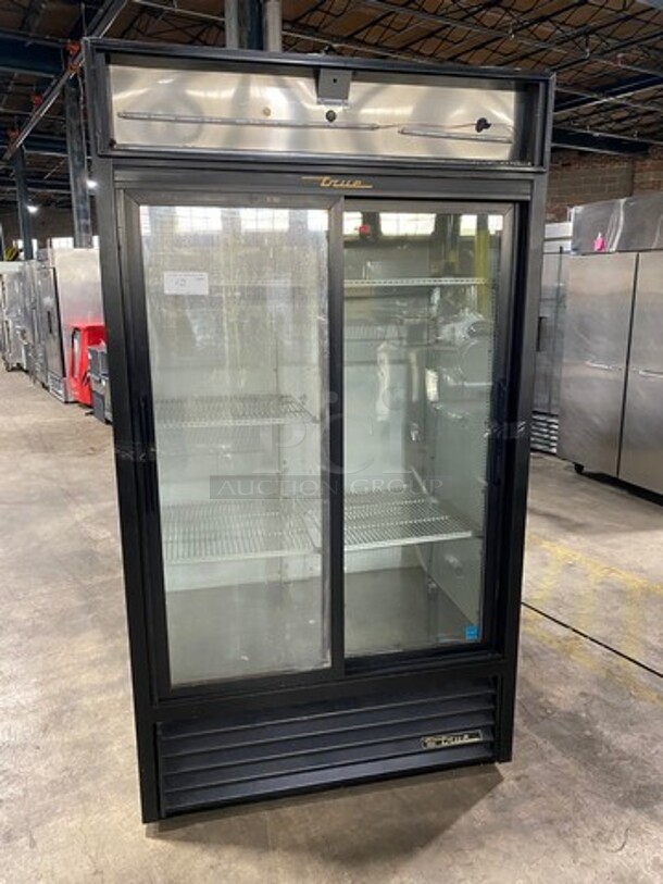 True Commercial 2 Door Reach In Cooler Merchandiser! With View Through Doors! Poly Coated Racks! Model: GDM37LD SN: 7856932 115V 60HZ 1 Phase