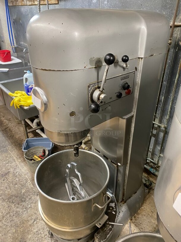 Hobart 80qt Commercial Floor Style Planetary Dough Mixer w/ Stainless Steel Mixing Bowl! Working When Removed! MODEL 8802 200V   - Image 3 of 7