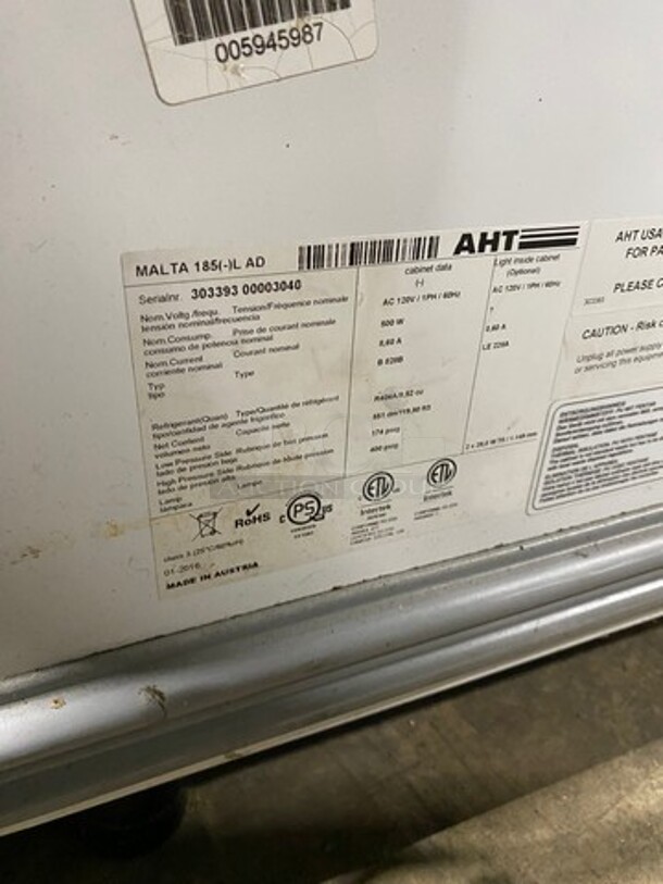 AHT Commercial Reach Down Chest Freezer Display! With Poly Coated Baskets! Model: MALTA185 SN: 30339300003040 120V 60HZ 1 Phase - Image 7 of 9