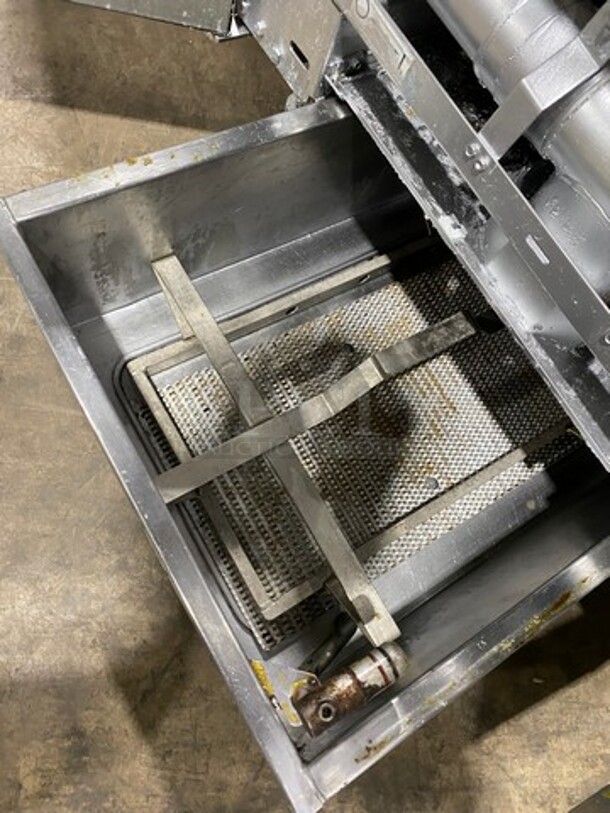 Frymaster Commercial LP Powered 3 Bay Deep Fat Fryer! With Metal Frying Baskets! All Stainless Steel! On Casters! Model: FPPH355CSD SN: 1202IE0089 - Image 8 of 12