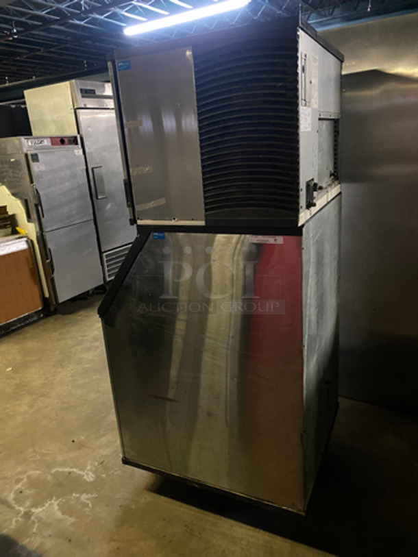Manitowoc Commercial Ice Machine Head! On Commercial Ice Bin! All Stainless Steel! 2x Your Bid Makes One Unit! Model: IY0606W261 SN: 1101230841 208/230V 60HZ 1 Phase - Image 3 of 8