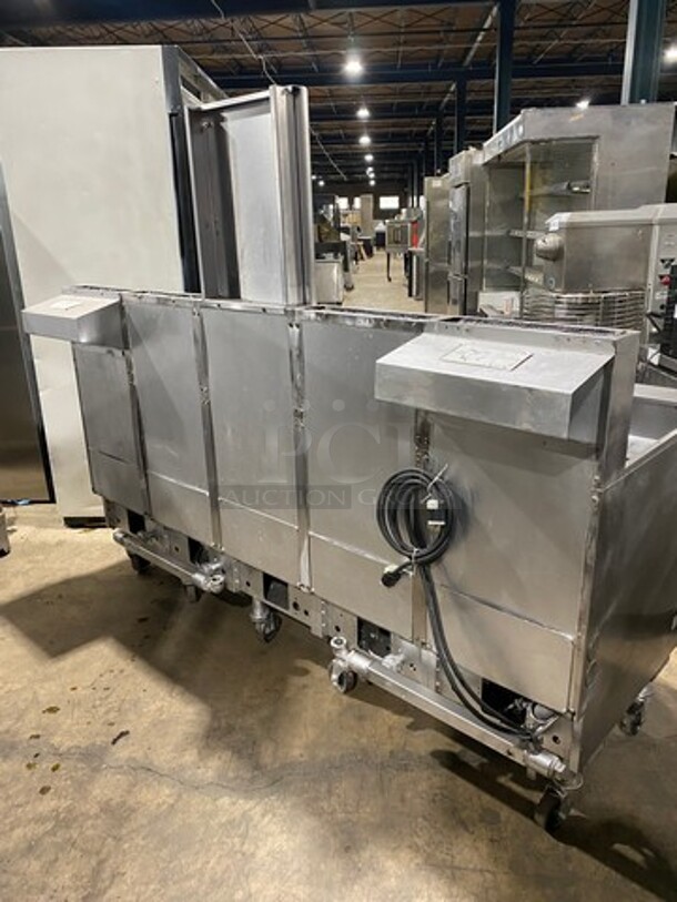 FAB! Pitco Frialator Commercial Natural Gas Powered 4 Bay Deep Fat Fryer! With Middle Fryer Basket Rack! All Stainless Steel! On Casters! Model: SGH50 SN: G10DA010387 - Image 3 of 12