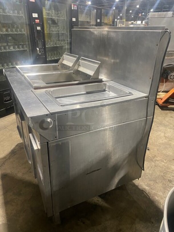 Garland Commercial Natural Gas Powered 2 Bay Deep Fat Fryer! With Side Dumping Station! With Back Splash! All Stainless Steel! On Casters! Model: 3540SS SN: 414720 - Image 4 of 11