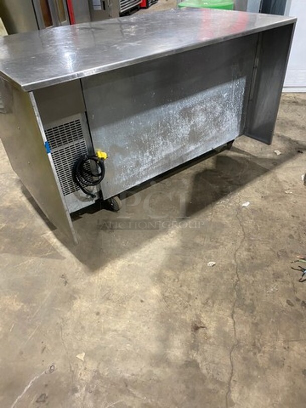 Wow! Glas Tender Refrigerated 2 Door Bar Back Cooler/Mechandiser! All Stainless Steel Worktop! Model LP60-R1XS Serial 134133537! 120V 1 Phase!  - Image 4 of 8