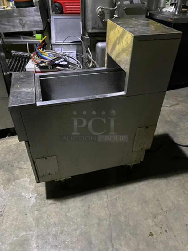 Pitco Commercial Electric Powered Crisp-N-Hold/Fry Warmer Dumping Station! With Backsplash! All Stainless Steel! On Legs! Model: PCF14 SN: E17LB077231 120V 60HZ 1 Phase - Image 2 of 9