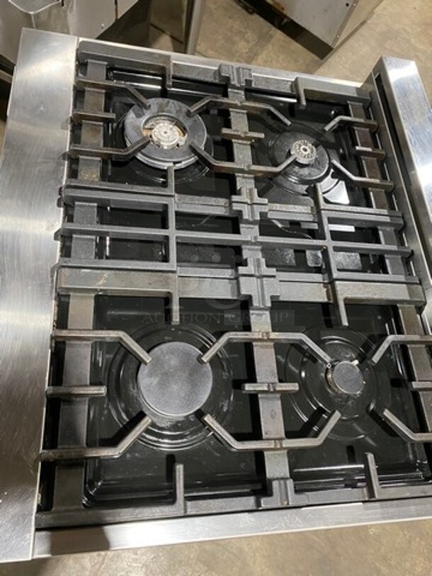  2020 Zline Gas Powered 4 Burner Stove! With Oven Underneath! Stainless Steel! On Legs! MODEL RG30 SN:20062976049 120V - Image 5 of 9