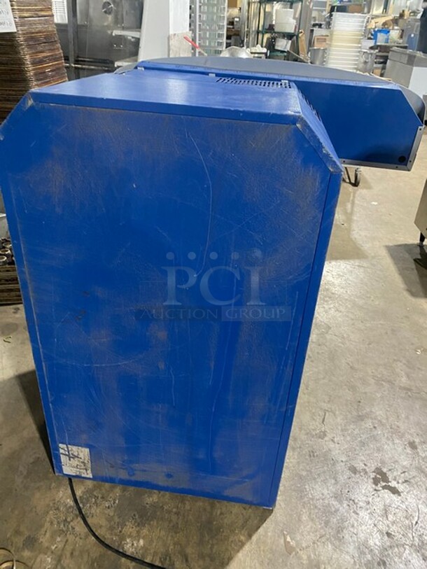 Minus Forty Commercial Single Door Freezer Merchandiser! With View Through Door! On Legs! Model: 11CSGFX1FR SN: 140336 115V 60HZ 1 Phase - Image 3 of 8