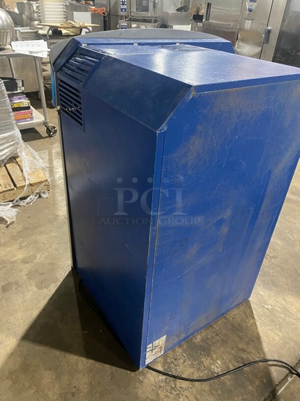 Minus Forty Commercial Single Door Freezer Merchandiser! With View Through Door! On Legs! Model: 11CSGFX1FR SN: 140336 115V 60HZ 1 Phase - Image 4 of 8