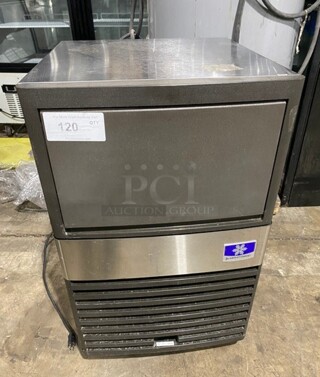 Manitowoc Commercial Under The Counter Ice Making Machine! Model QM30A SN: 310003618 115V 1 PH