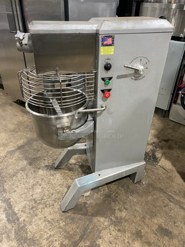 NICE! Univex Commercial 30 Quart Planetary Mixer! With Mixing Bowl And Guard! With Paddle Attachment! Model: SRM30 SN: M08020154 115V 60HZ 1 Phase! Working When Removed! - Image 2 of 10