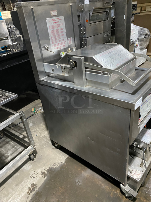 Henny Penny Commercial Electric Powered Pressure Fryer! All Stainless Steel! On Casters! Model: PF180 SN: KP017IG 115V 60HZ 1 Phase - Image 2 of 11