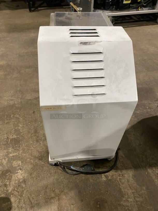 La Prestigiosa Commercial Countertop Pasta Molder! Model: 2000! - Image 4 of 8