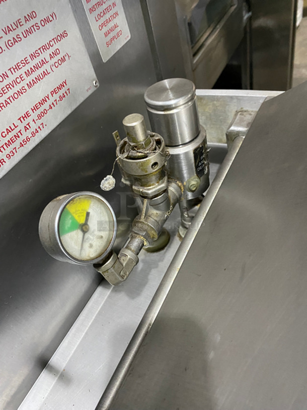 Henny Penny Commercial Electric Powered Pressure Fryer! All Stainless Steel! On Casters! Model: PF180 SN: KP017IG 115V 60HZ 1 Phase - Image 5 of 11