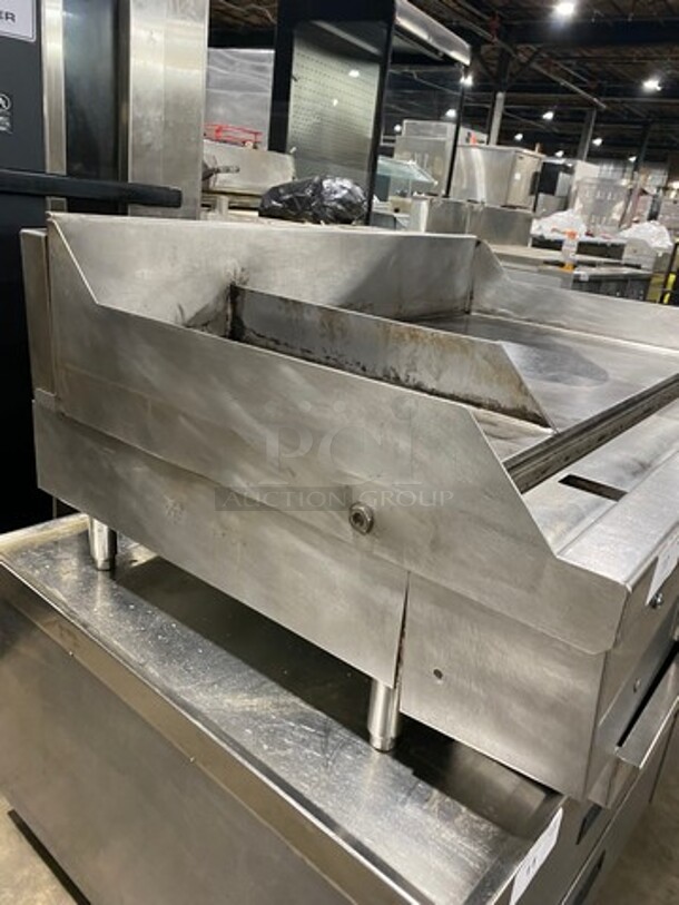 Woodstone Commercial Countertop Natural Gas Powered Flat Griddle! With Split Top! With Back & Side Splashes! All Stainless Steel! On Legs! - Image 2 of 9