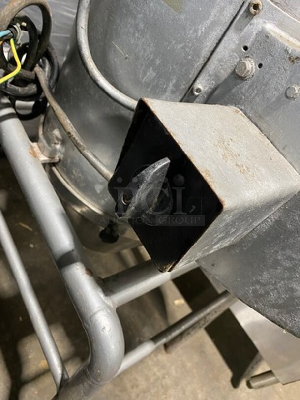 Cavecchi Commercial Mincer/Grater/Shredder! All Stainless Steel! On Legs! Model: 141/6 SN: 1145383 220/380V - Image 9 of 9