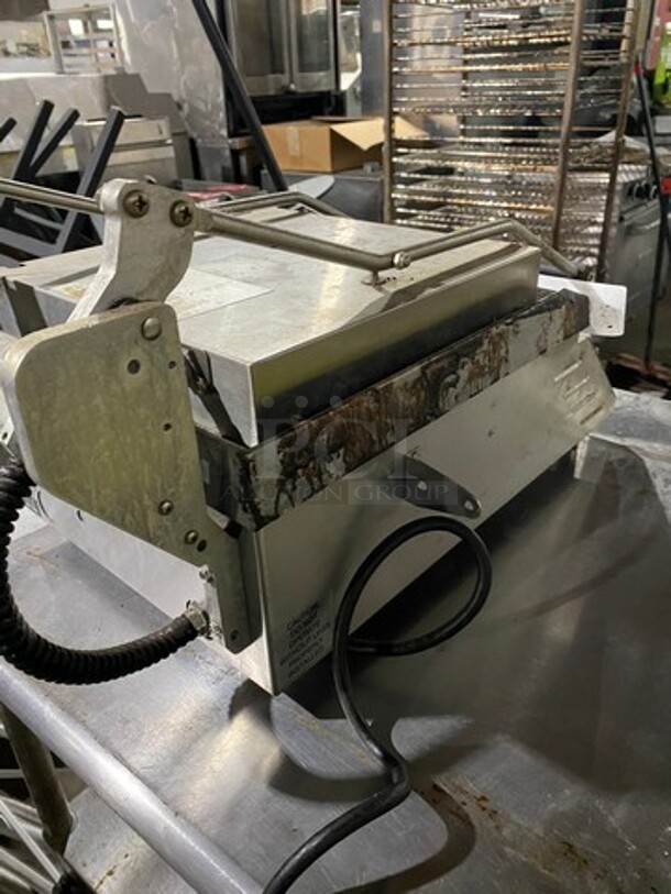 Star Pro Max Commercial Countertop Panini/Sandwich Grill! With Flat Press! All Stainless Steel! Model: GR14 SN: GS140708A0074 120V - Image 4 of 12