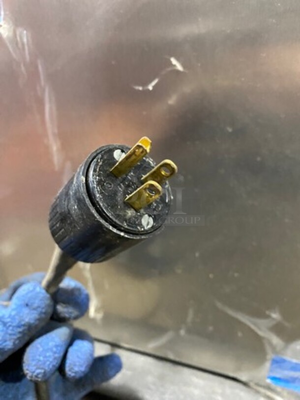 Ice-O-Matic Commercial Ice Maker Machine! With Commercial Ice Bin! All Stainless Steel! On Legs! Model: ICE0400HA6 SN: 16071280010104 115V 60HZ 1 Phase, Model: B40PSA SN: F30038138Z - Image 8 of 8