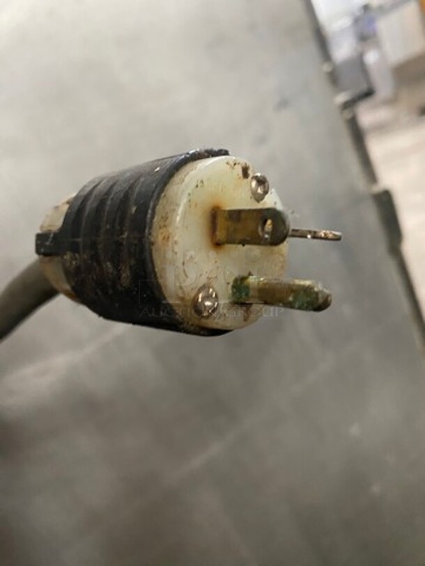 Metro Commercial Split Door Heated Holding Cabinet! Stainless Steel! On Casters! Model: C199 120V - Image 9 of 9