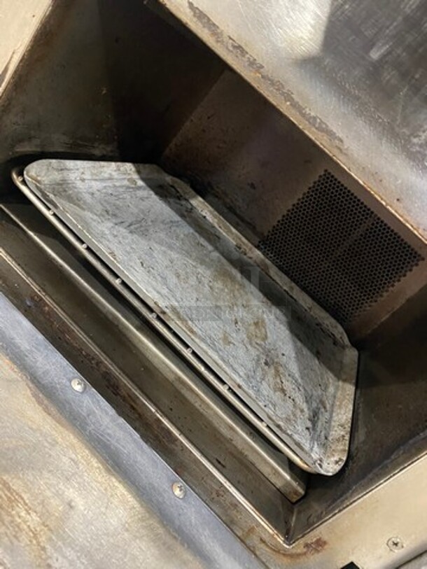 LATE MODEL! 2017 Turbo Chef Commercial Countertop Rapid Cook Oven! On Small Legs! Model: NGO SN: NGOD30390 208/240V 60HZ 1 Phase - Image 5 of 8