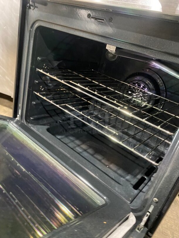Frigidaire 4 Burner Stove! With Oven Underneath! Metal Oven Racks! All Stainless Steel! - Image 8 of 12