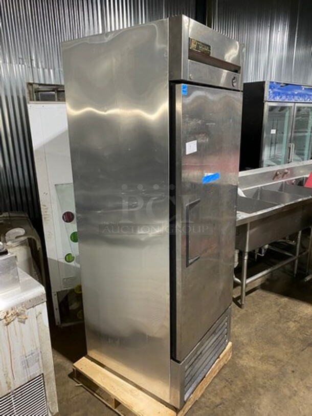 Great True Commercial Single Door Reach In Freezer! Solid Stainless Steel! With Casters! WORKING WHEN REMOVED! Model: T23F SN: 8013160 115V 60HZ 1 Phase - Image 3 of 10