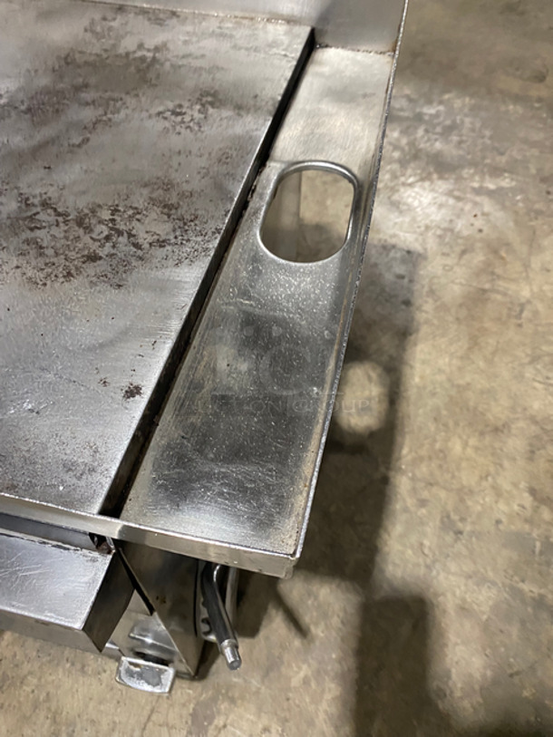 NICE! Commercial Natural Gas Powered Flat Griddle! With Salamander Underneath! With Side And Back Splashes! All Stainless Steel! - Image 6 of 9