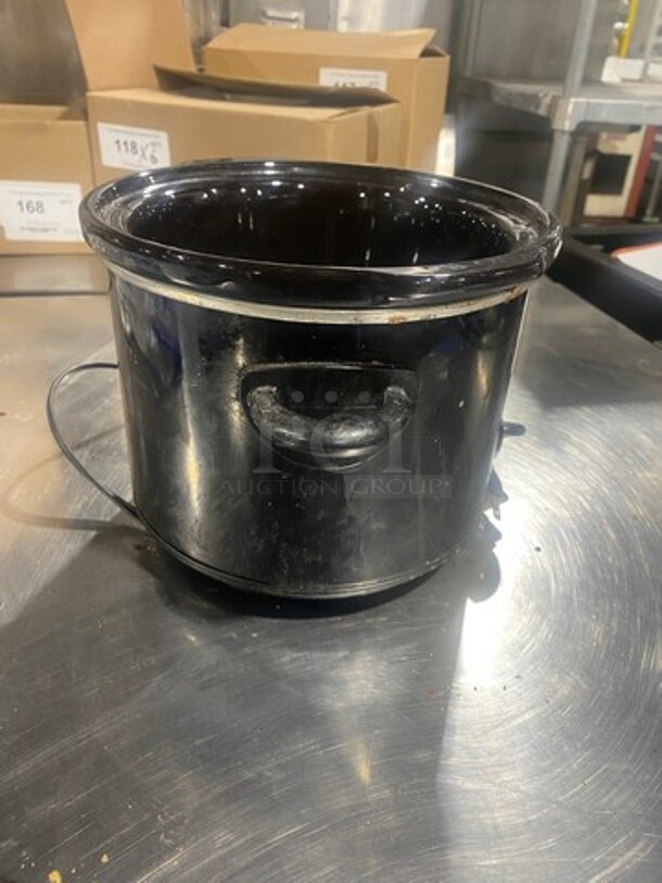 Crock Pot Countertop Slow Cooker! With 3QT Capacity! Model: SCR300B - Image 2 of 11