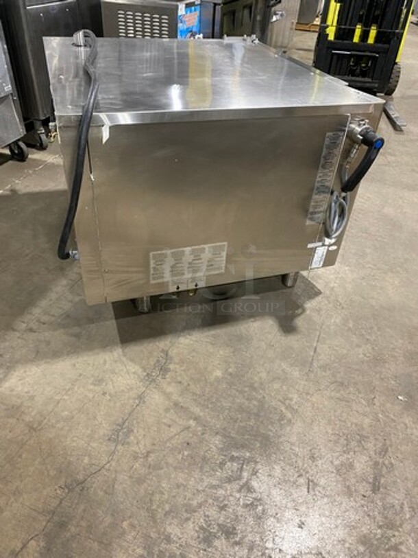 WOW! Alto Shaam Commercial Electric Powered Combitherm Convection Oven! With Metal Oven Racks! All Stainless Steel! On Small Legs! Model: 7.14ESISK SN: 1156437000 208/240V 3 Phase - Image 4 of 9