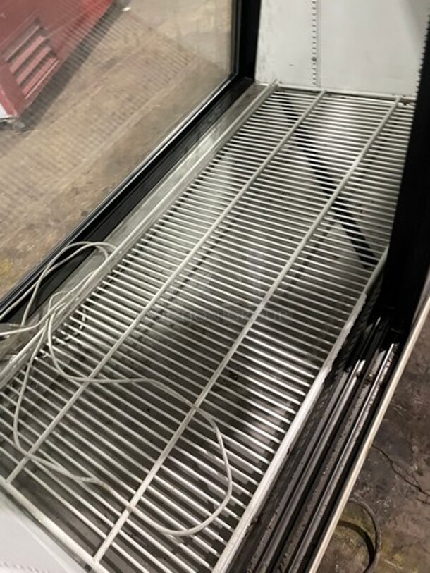 True Refrigerated 48 Inch Deli Display Case Merchandiser! Model TSID48-2 Serial 1431514! 115V 1 Phase!   - Image 5 of 8