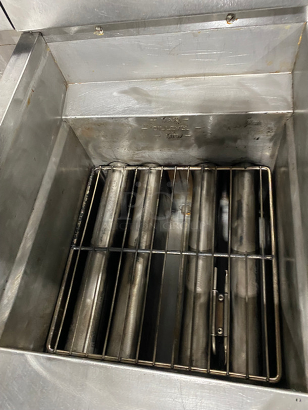 Pitco Frialator Commercial Natural Gas Powered 2 Bay Deep Fat Fryer! With 4 Brand New Frying Baskets! With Oil Filter! All Stainless Steel! On Casters! Model: SSH55 SN: G14BD009400 - Image 6 of 11