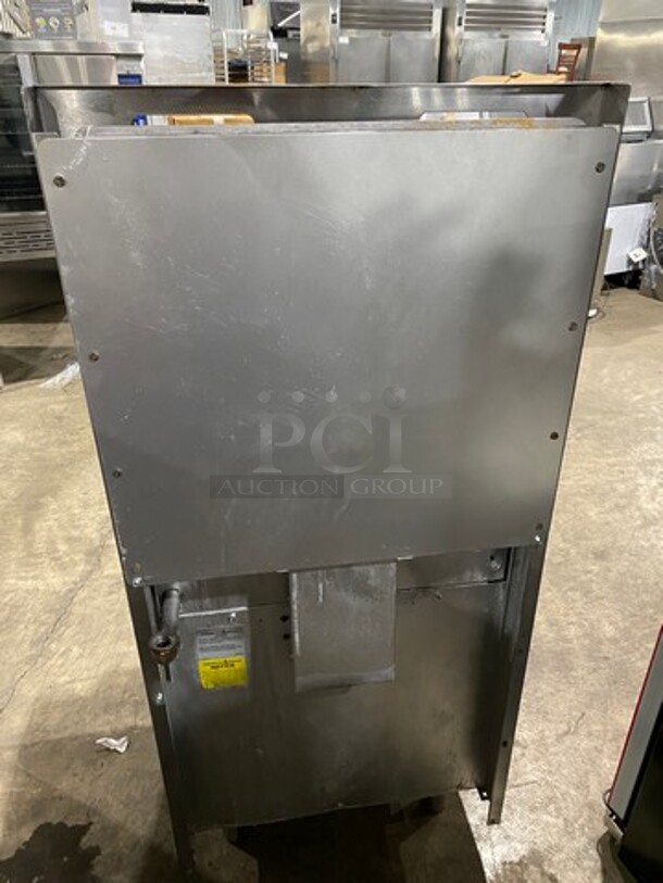 American Range Commercial Natural Gas Powered 4 Burner Stove! With Raised Back Splash! With Oven Underneath! All Stainless Steel! On Legs! - Image 4 of 10