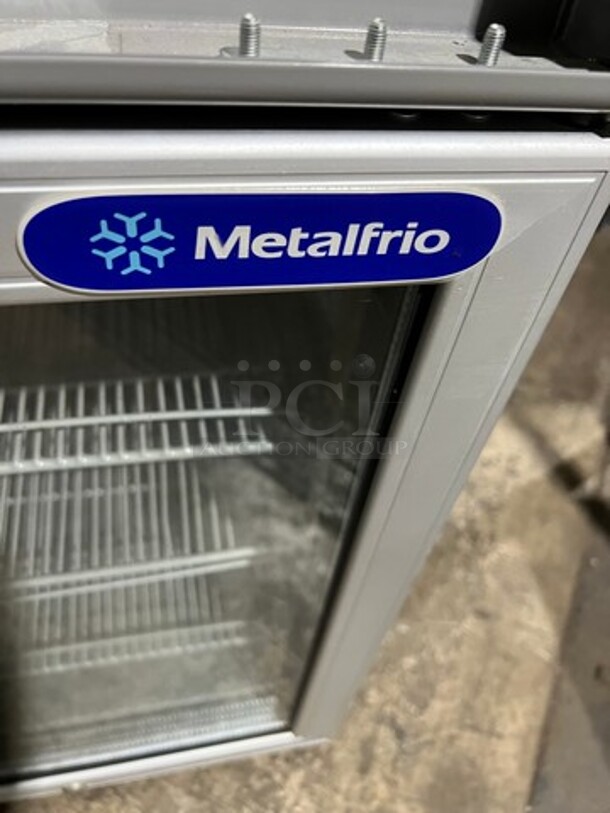 Metalfrio Countertop/ Undercounter Mini Fridge! With View Through Door! With Racks! Model: MT84 - Image 4 of 7