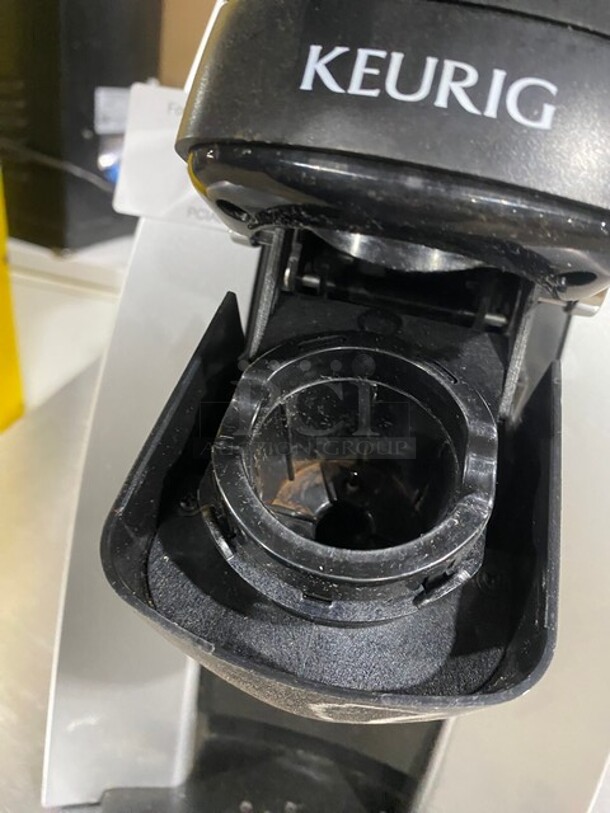 Keurig Commercial Countertop Single Coffee Brewer! Model B200! 120V! - Image 6 of 8