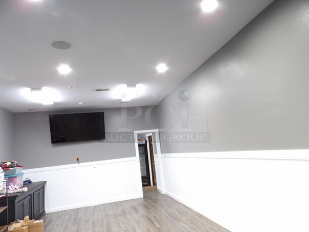 Bead Board White With Trim
BUYER REMOVAL 
**LABOR FOR REMOVAL ADDITIONAL FEE, CONTACT MISSOURI DIVISION FOR LABOR QUOTE OR ADDITIONAL QUESTIONS. - Image 2 of 3