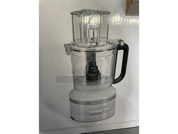 Brand New! KitchenAid® 13-Cup Food Processor! Snap-and-go! 3.1 Liters! With Attachments! - Image 4 of 10