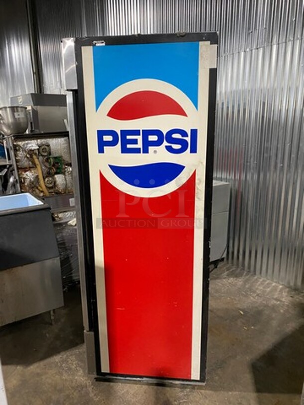 True Commercial Single Door Reach In Cooler Merchandiser! With View Through Door! Poly Racks! Model: GDM23 SN: 345804 115V 60HZ 1 Phase - Image 3 of 7