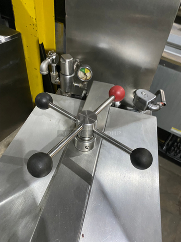 Henny Penny Pressure Fryer 500! With Frying Basket! Electric! All Stainless Steel! On Casters! Model: 500 SN: EB051HH 208V 60HZ 3 Phase - Image 6 of 10
