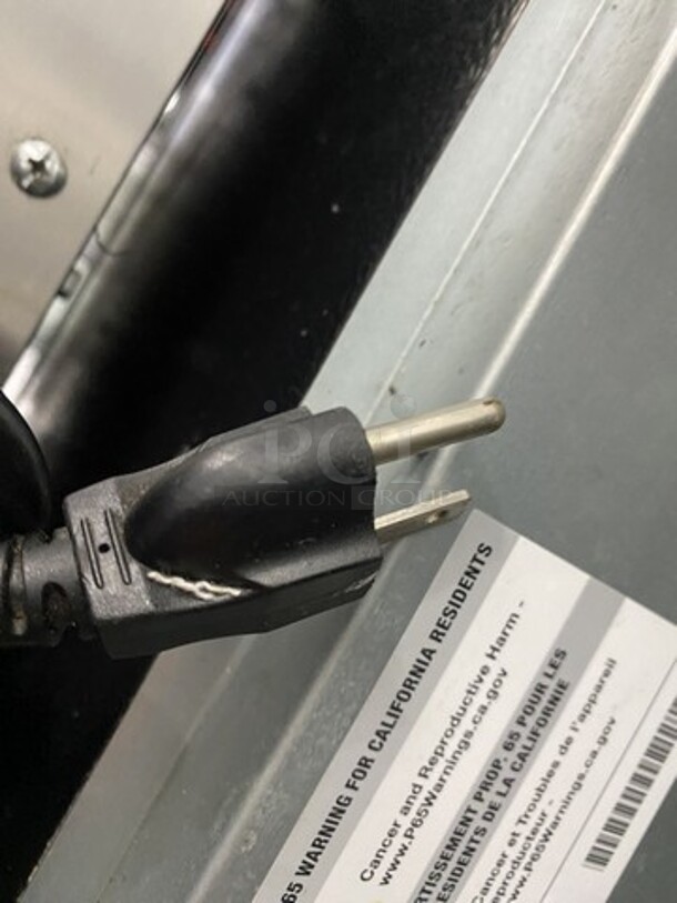 Late Model Omega 3 Head Refrigerated Juice Dispenser! Model OSD30 Serial 3SD20D100289! 120V 1 Phase!  - Image 7 of 7