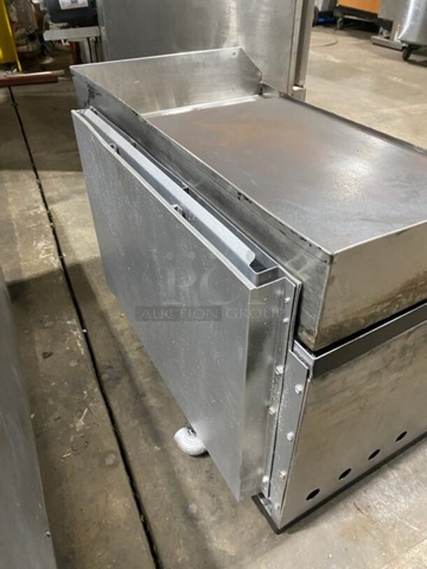 Commercial Countertop Natural Gas Powered Flat Top Griddle And Cheese Melter Combo! With Back And Side Splashes! All Stainless Steel! - Image 4 of 9