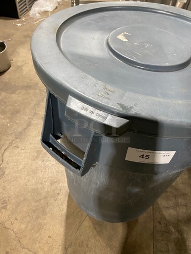 Grey Poly Trash Can! With Lid! On Dolly! - Image 8 of 8