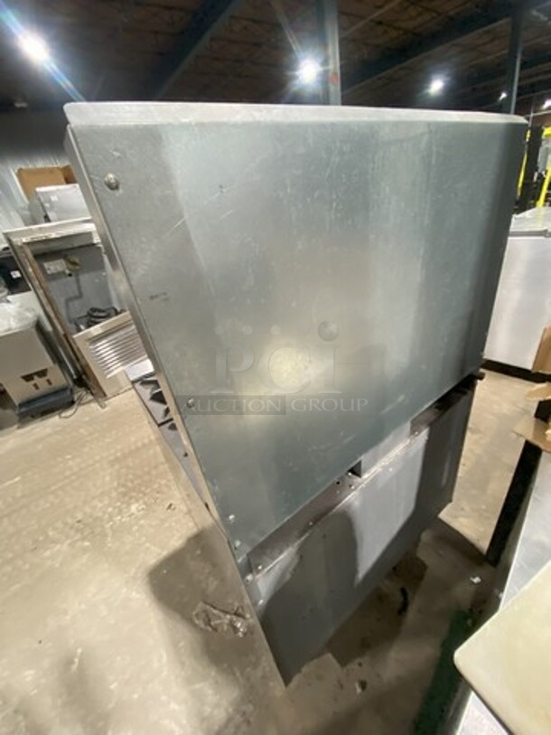 Nice! 2016 Therma Tek Natural Gas Powered 6 Burner Range! With Full Size Oven Underneath! With Raised Back Splash! Model TMD36-6-1N! On Commercial Casters! Working When Removed!  - Image 4 of 9