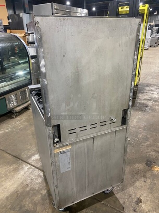 CSG Commercial Natural Gas Powered 4 Burner Stove! With Raised Back Splash! With Oven Underneath! Stainless Steel Body! On Casters! - Image 3 of 10