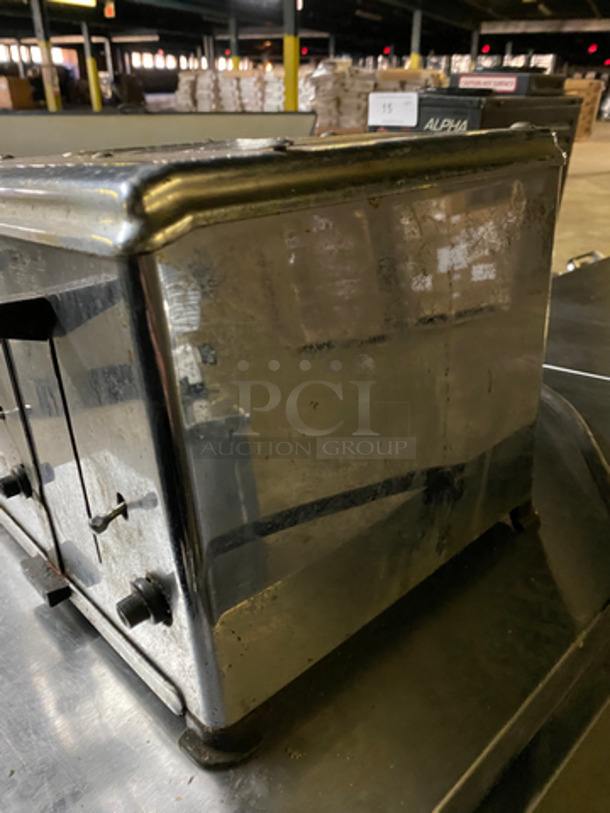 Toastmaster Countertop 4 Slice Toaster! - Image 3 of 8