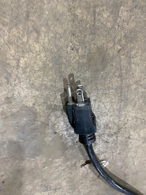 Berkel Commercial Countertop Deli/ Meat Slicer! All Stainless Steel! WORKING WHEN REMOVED! - Image 8 of 8