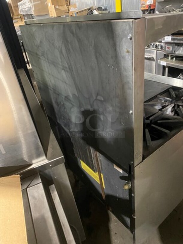 Sweet! Garland Heavy Duty Natural Gas Powered 2 Burner & 24 Inch French Top Combo! With Full Size Oven Underneath! On Legs!  - Image 4 of 9