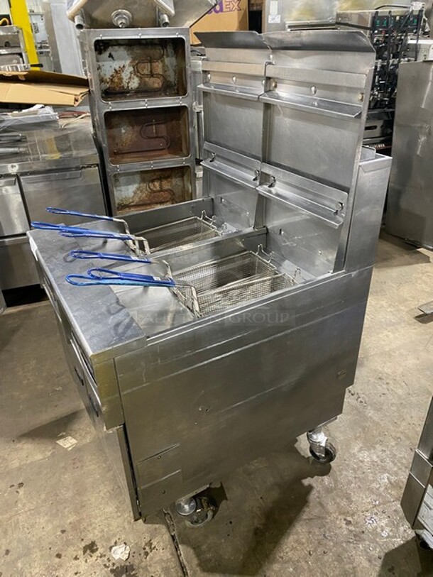 Pitco Frialator Stainless Steel Commercial Natural Gas Powered 2 Bay Deep Fat Fryer w/ 4 Metal Fry Baskets! On Commercial Casters! MODEL SSH55   - Image 2 of 11