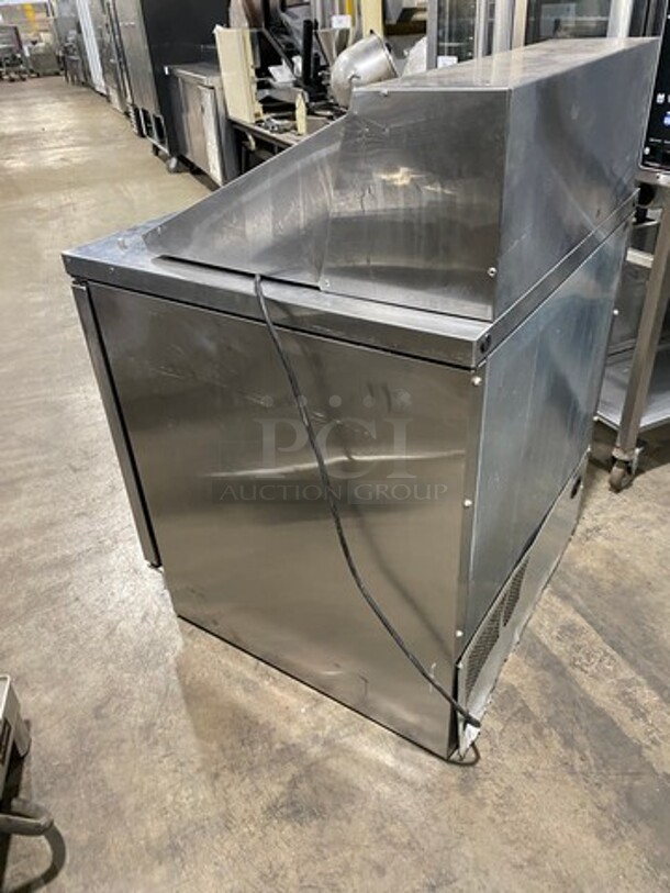 NICE! TRUE Refrigerated Commercial Sandwich Prep Table/Station! Model TFP-32-12M 115V/60Hz/1 Phase  - Image 2 of 6