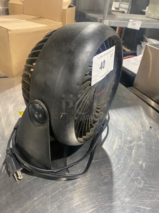 Honeywell Black Poly Fan! - Image 2 of 7
