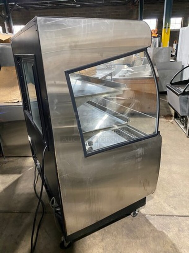 Federal Industries Commercial Refrigerated Grab-N-Go Open Case Merchandiser! With Rear Access Doors! Model: RSSM560SC5 SN: 130611769602 120/208/240V 60HZ 1 Phase - Image 3 of 8